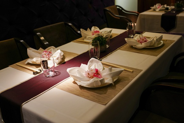 Ambassador Cruise Line Renaissance Lotus Restaurant 1 ©Ambassador Cruise Line.jpg